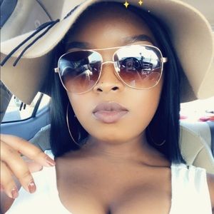 Meet your Posher, Kendra
